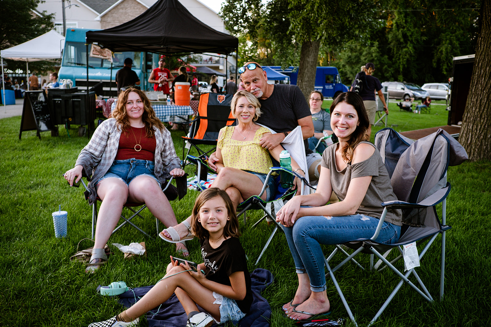 River Market guests in chairs